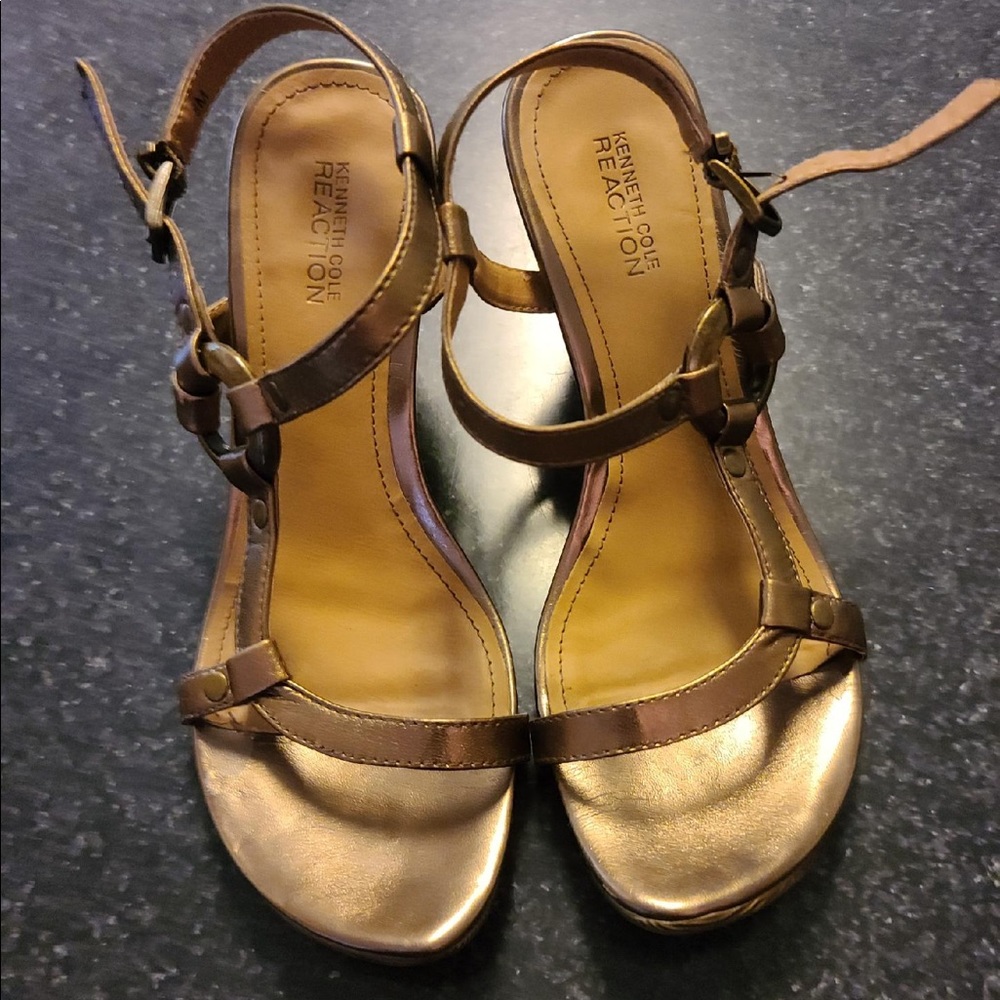 Kenneth Cole reaction sandal wedge